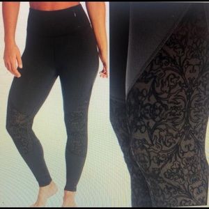 Calia by Carrie Underwood Leggings
